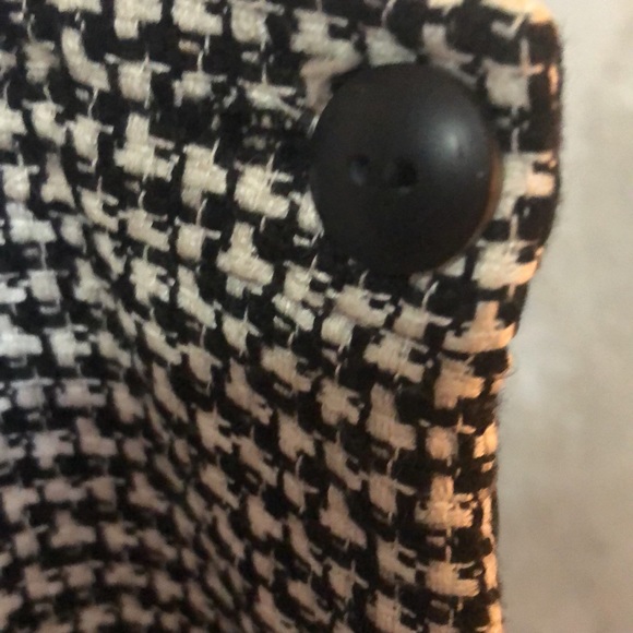 VTG Jones Wear White & Black Houndstooth Pencil Skirt with Side Button and Zip - Picture 3 of 9
